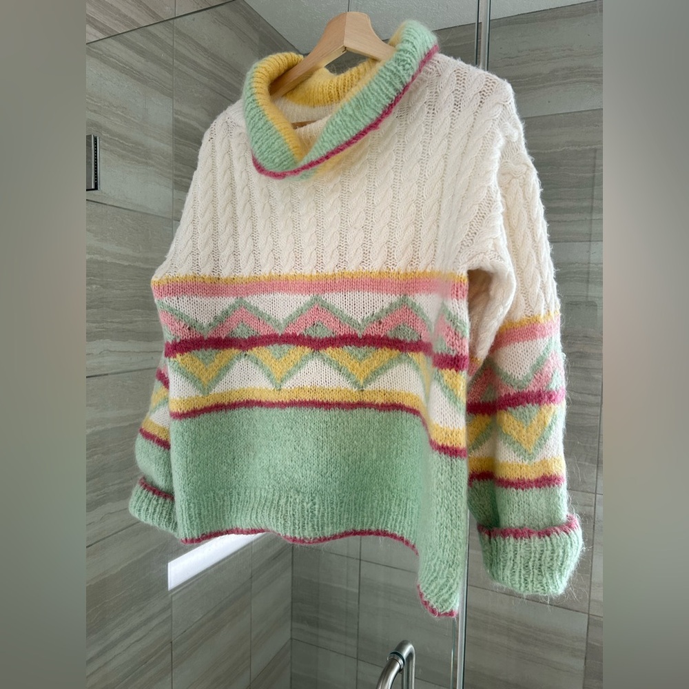 Vintage Cable-Knit cowl neck Sweater with Pastel Pattern‎ size L/XL